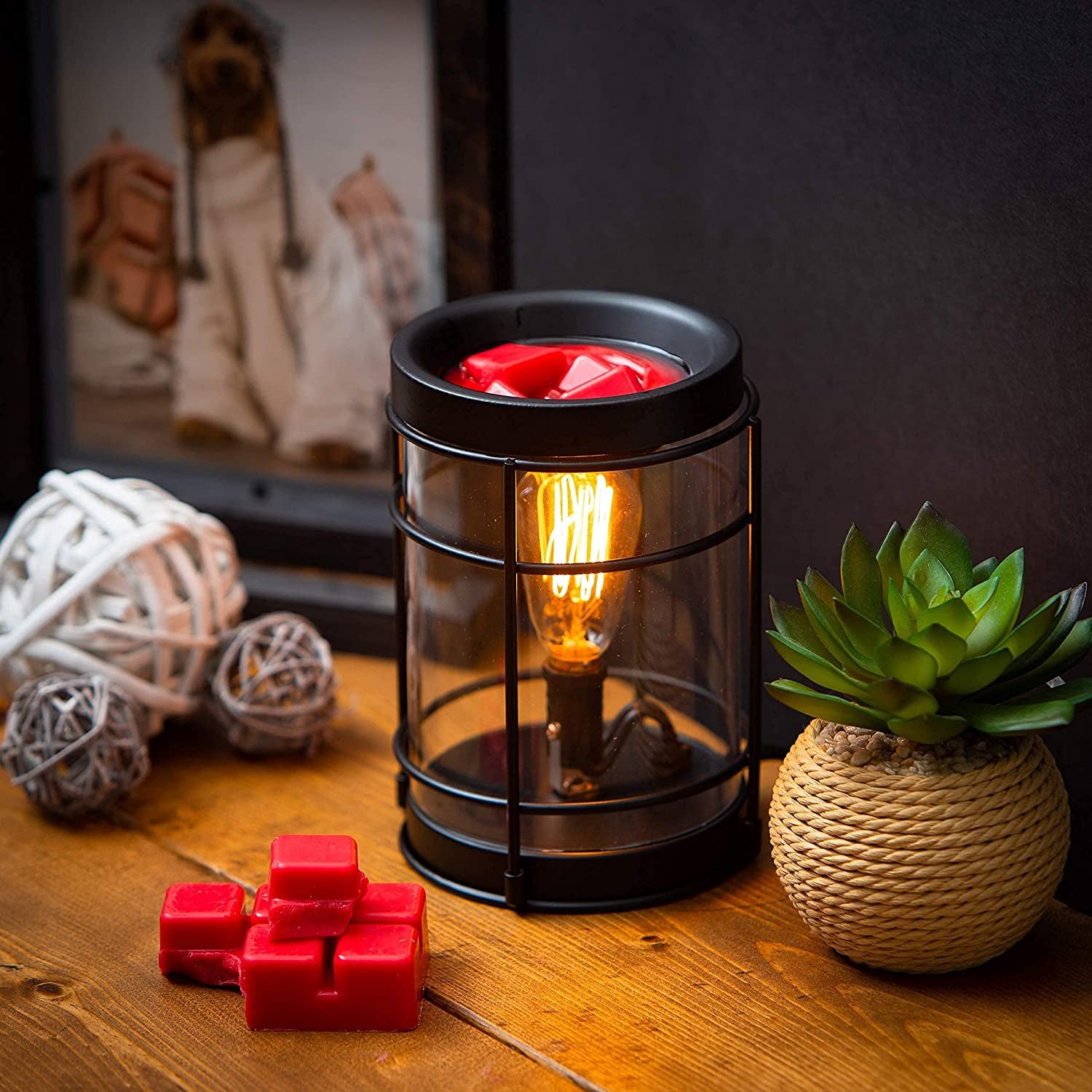 Scented Wax Melts, Cubes, TartsHome Harmony EssentialsHome Harmony EssentialsKitchen & Bar Essentials
FLAMELESS ALTERNATIVE TO CANDLES – Electric wax warmers are a safer and cleaner alternative to burning traditional candles. Simply warm your own scented wax melts iVintage Bulb Electric Candle Warmer with Timer | Black Plug in Fragran